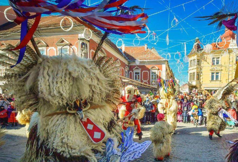 Как проходит весенний карнавал в Словении